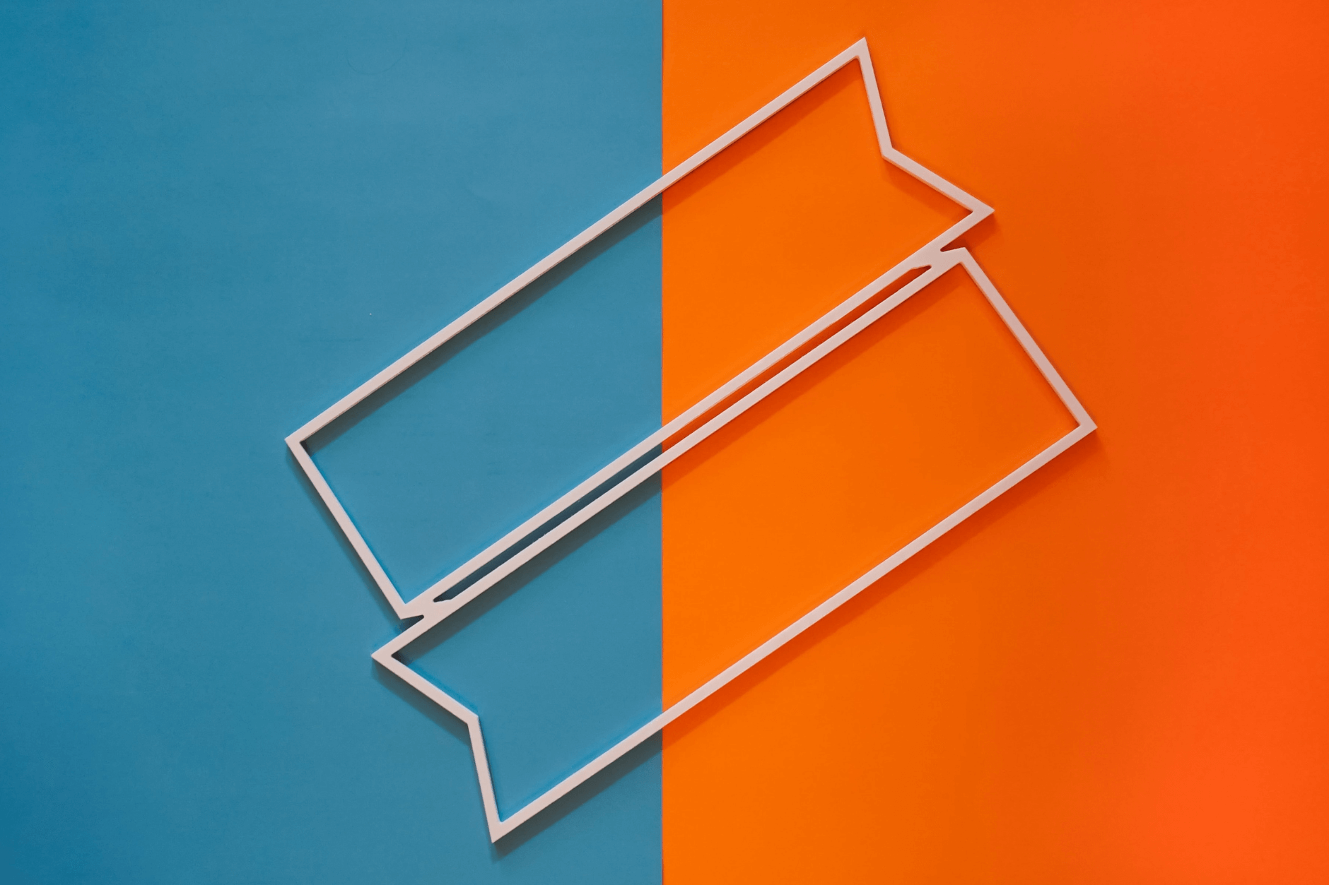 two arrows splitting a dual-coloured background